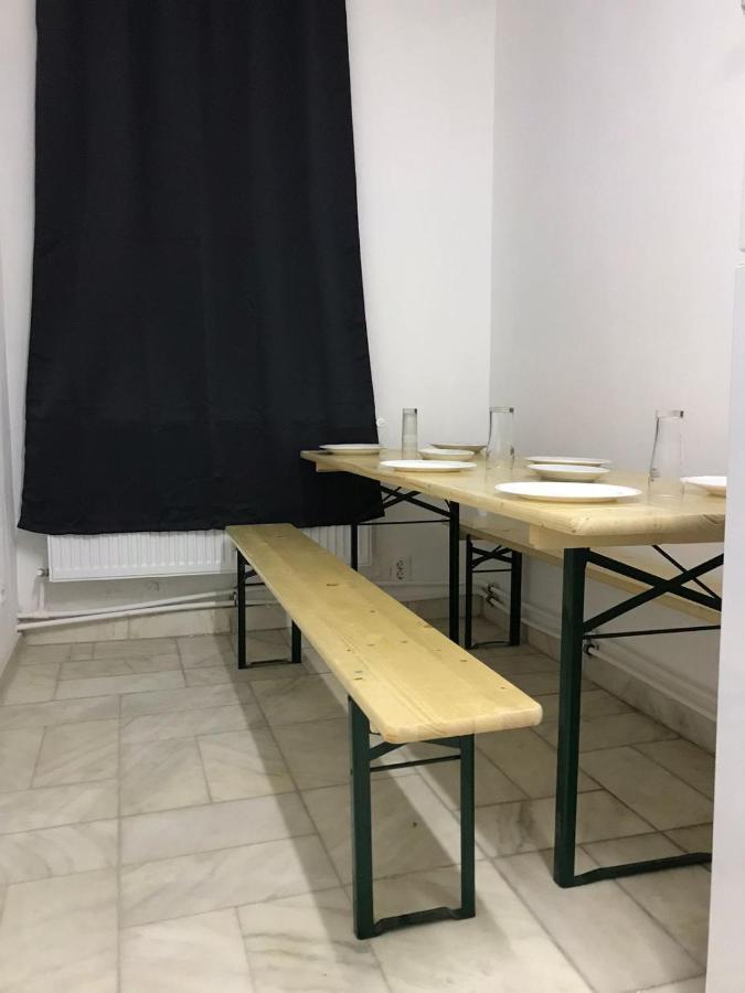 Large Apartment City Centre ブカレスト エクステリア 写真