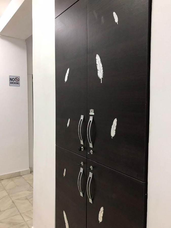 Large Apartment City Centre ブカレスト エクステリア 写真
